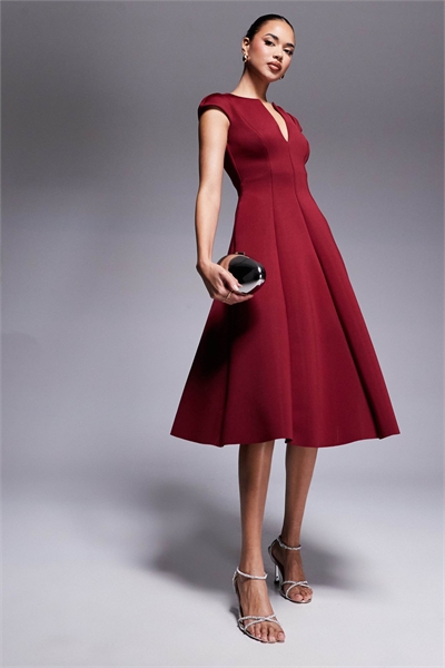 Платье средней длины с рукавами-крылышками, глубоким V-образным вырезом и А-силуэтом, цвет бордовый артикул 142409046