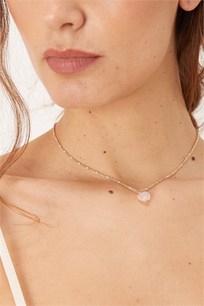 Колье с элементами из полудрагоценных камней и подвеской в виде сердца из розового кварца артикул 152191703