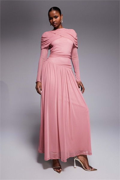 Макси-платье с длинными рукавами, накидкой с рюшами и плиссированной юбкой артикул 154630809
