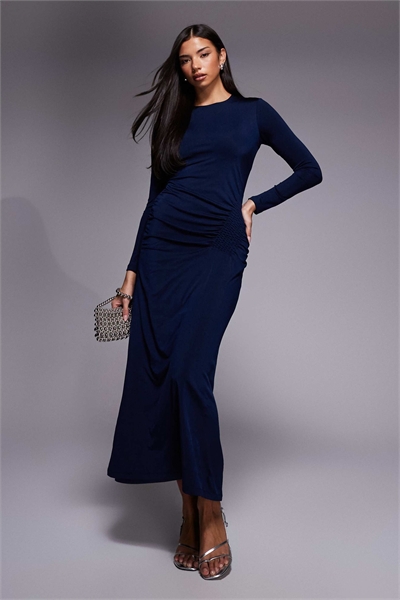 Лондонское макси-платье с атласными сборками артикул 151699537