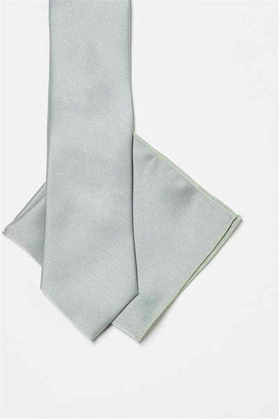 Набор из атласного галстука и нагрудного платка артикул 143318236