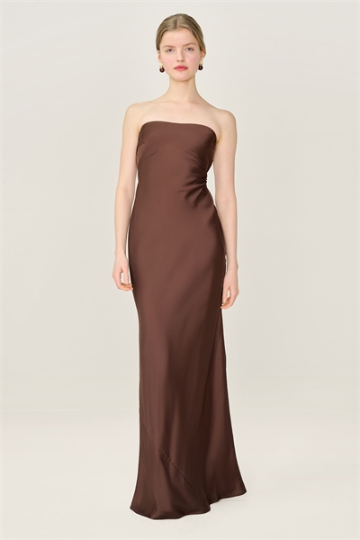 Платья amdra: атласное макси-платье без бретелек артикул 155951135