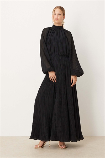 Макси-платье с высоким воротником и гофрированной тканью, рукава-буфы артикул 148376722