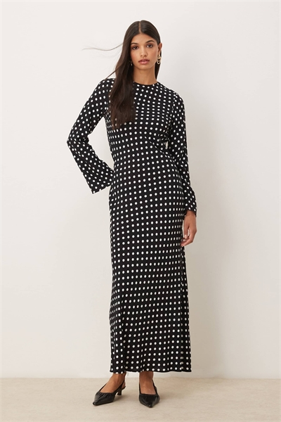 Макси-платье с полосками и круглым вырезом артикул 151414785