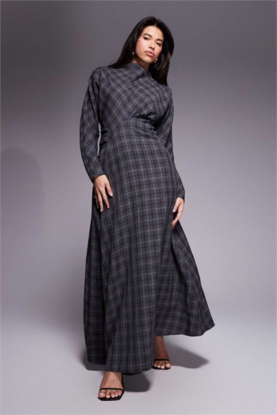 Макси-платье с высоким воротником, рукавами «летучая мышь» и сборками на талии артикул 152802386