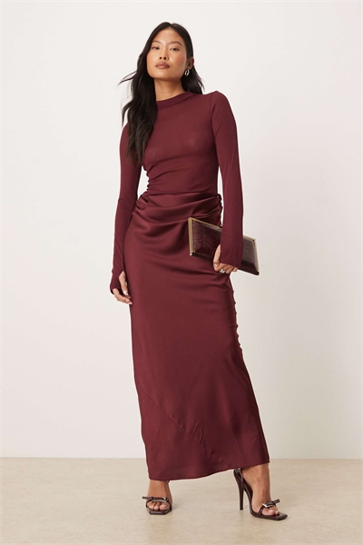 ASOS DESIGN: Макси-платье из атласа с драпировкой, прозрачным лифом и высоким воротником, модель Petite артикул 152465384