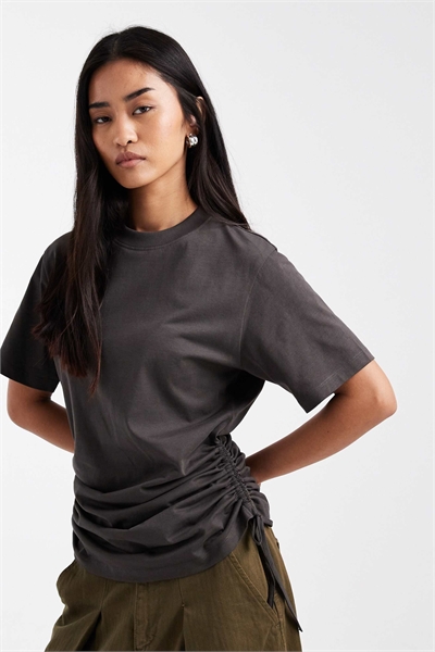 Футболка с короткими рукавами, круглым вырезом и завязками по бокам с рюшами артикул 152011123