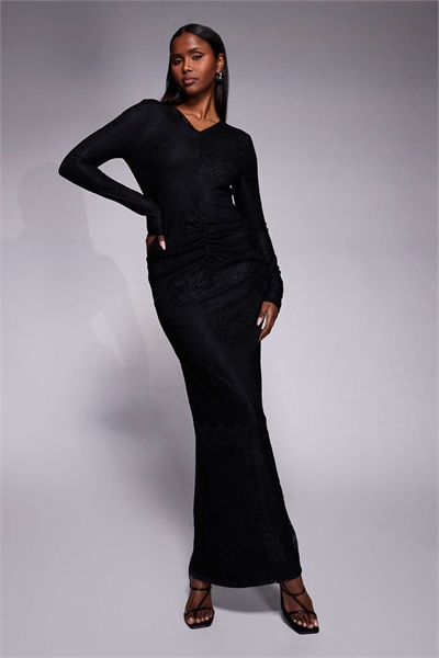 Макси-платье с кружевным воротником-хомутом и рюшами артикул 153577484