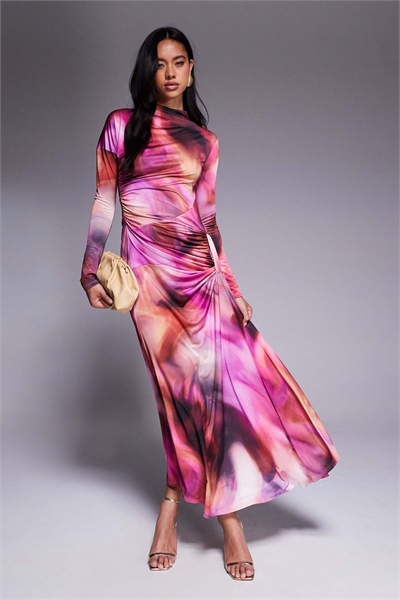 Макси-платье с драпировкой и рюшами артикул 143497417