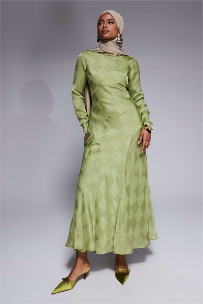 Макси-платье с высоким воротником из атласа в клетку, цвет шалфейный зеленый артикул 135812872