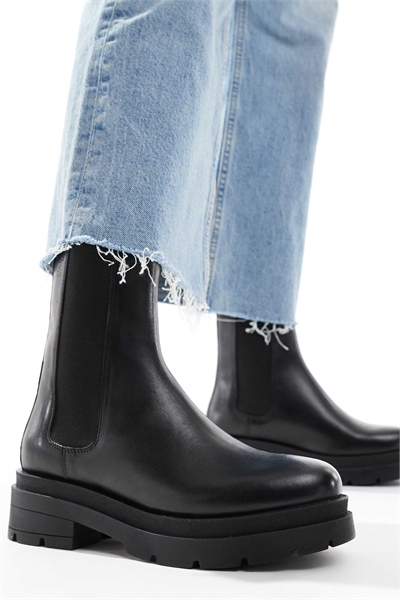 БАНК кожаные длинные ботинки в стиле челси артикул 133529601