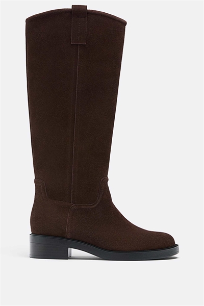 Плоские кожаные сапоги для верховой езды коричневого цвета артикул 152238695