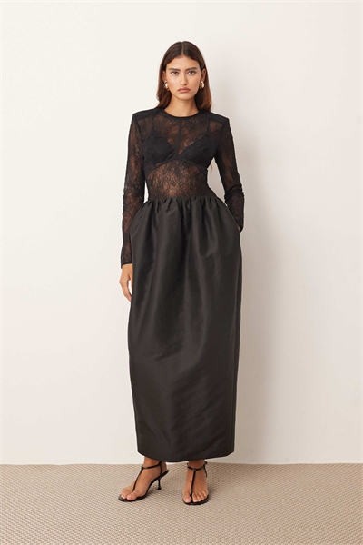 Макси-платье с длинными рукавами из кружева и ламинированного атласа артикул 146835125