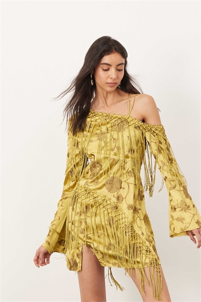 Мини-платье с открытыми плечами, завязками на спине и бахромой с вышивкой артикул 140142405