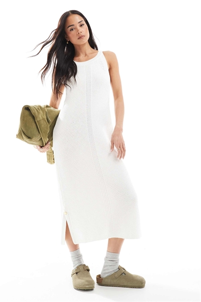 Трикотажное платье средней длины Dakota в нейтральном цвете артикул 142806288