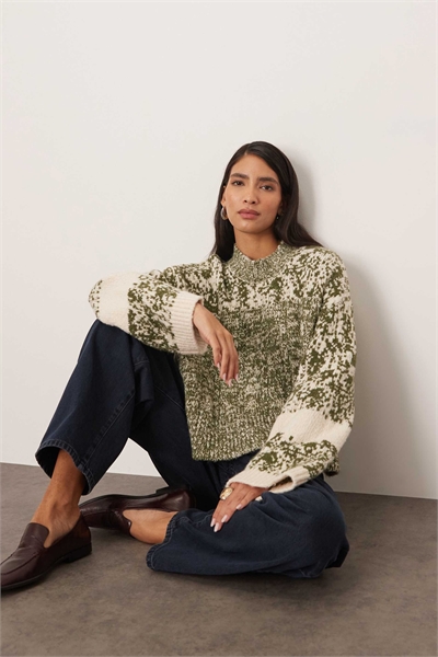 Свитер из смешанной пряжи с крупным узором артикул 149831707