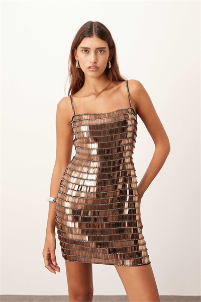 Мини-платье-ками с линейным вышитым узором артикул 148707799