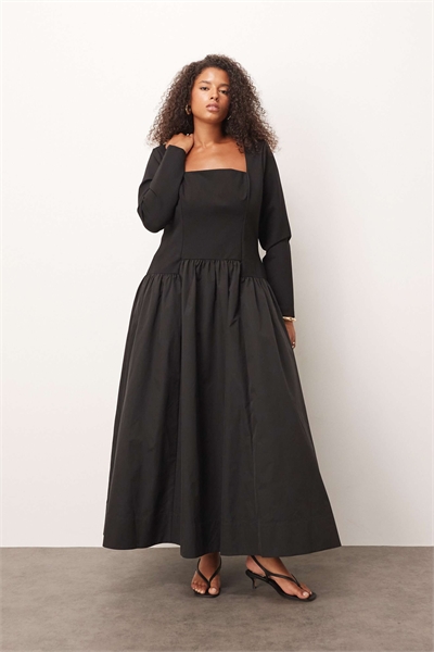 Гибридное макси-платье с квадратным вырезом и пышной юбкой артикул 148707846