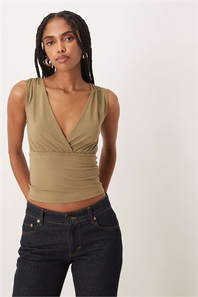 Марти в топе с вырезом артикул 154275786