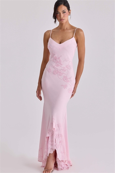 Розовое макси-платье из атласа с ручной вышивкой бисером от Anastelle артикул 155774579