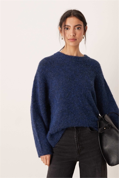 Очень мягкий трикотажный свитер свободного кроя артикул 151526330