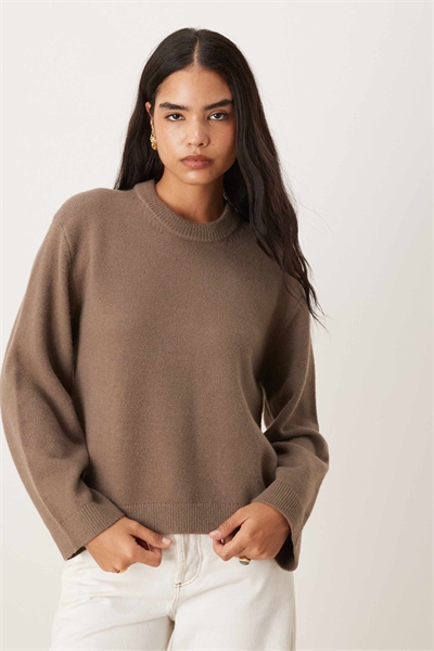 Трикотажный свитер с круглым вырезом и широкими рукавами артикул 151526301