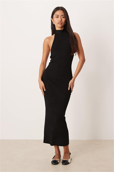 Макси-платье без рукавов с высоким воротником из трикотажа артикул 153022239