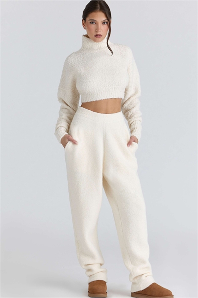 Короткий свитер из шерсти букле с крупной вязкой цвета «шеенн-айвори» артикул 155096007