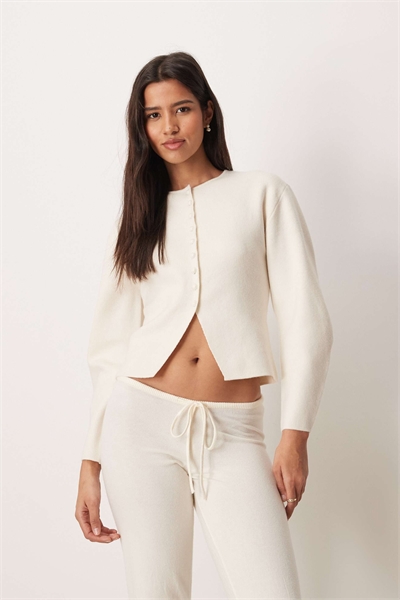 Кардиган с длинными рукавами, V-образным вырезом и тонким трикотажем, завязывающийся на талии артикул 151526283