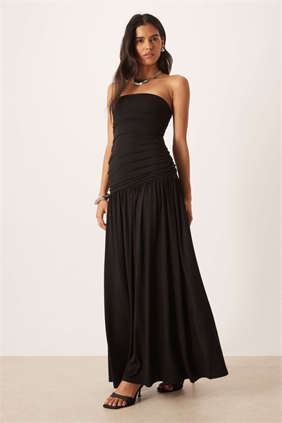 Платье средней длины из джерси с заниженной талией артикул 149619913