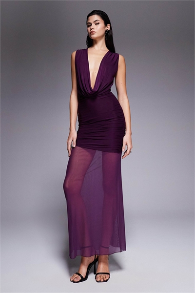 Эксклюзивное макси-платье с двойным слоем ткани, облегающим силуэтом и прозрачным подолом артикул 153399793