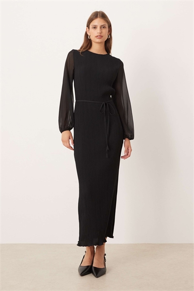 Платье средней длины с прозрачными рукавами и плиссировкой артикул 151638693