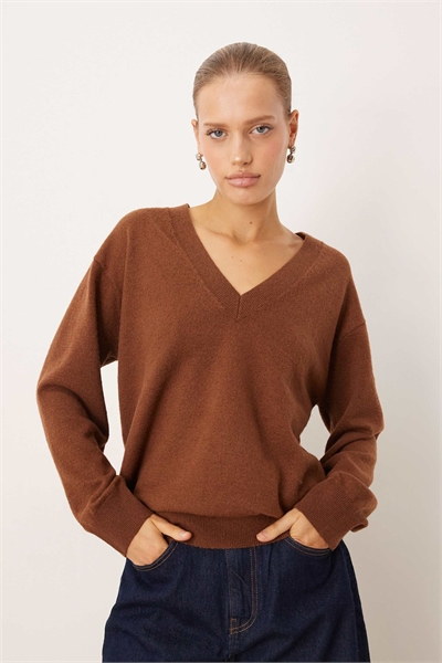 Трикотажный топ с V-образным вырезом и длинными рукавами артикул 153646921