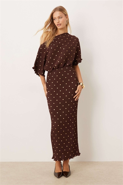 Макси-платье Tilly с открытыми плечами и плиссировкой артикул 153593229