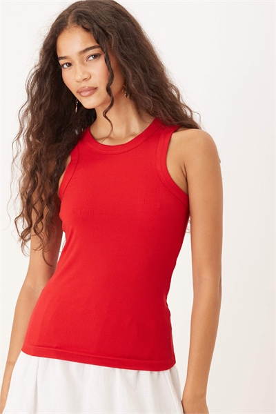 Ребристый комплект из топа и шорт красного цвета артикул 150263264