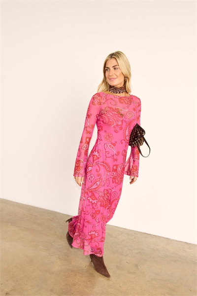 Макси-платье с сетчатой горловиной и расклешенными рукавами артикул 153593227