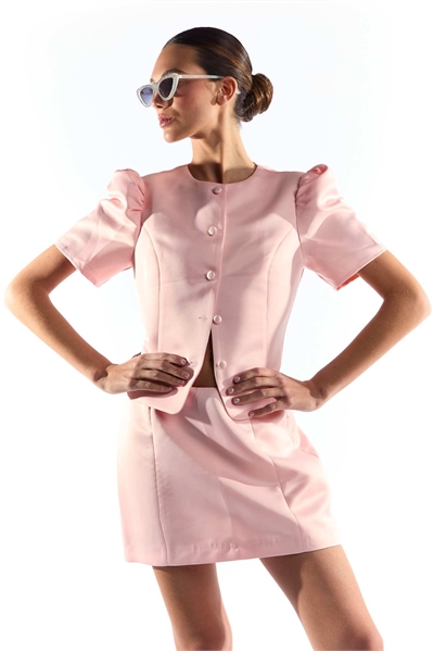 Топ с пуговицами и четкой посадкой артикул 155326900