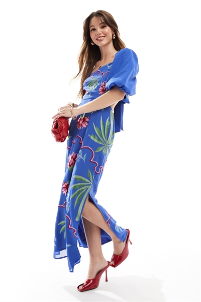 Платье средней длины с завязками на спине и вышивкой артикул 145686695