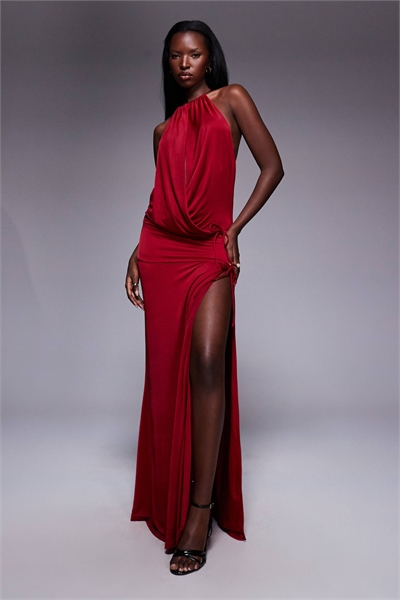 Макси-платье из металлической ткани с завязками на шее, кольцами, глубоким вырезом и завязками по бокам артикул 150660590