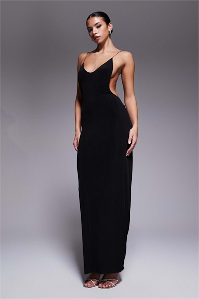 Макси-платье от Simone с завязками на шее, глубоким вырезом, драпировкой и открытой спиной, украшенное металлическими элементами артикул 150598527