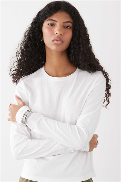 Приталенная футболка с длинным рукавом артикул 154840121