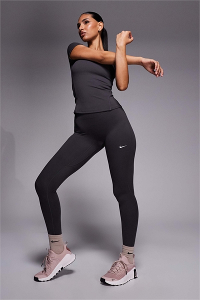 Леггинсы Nike One Training Dri-FIT с бесшовным передом и высокой талией артикул 150000117