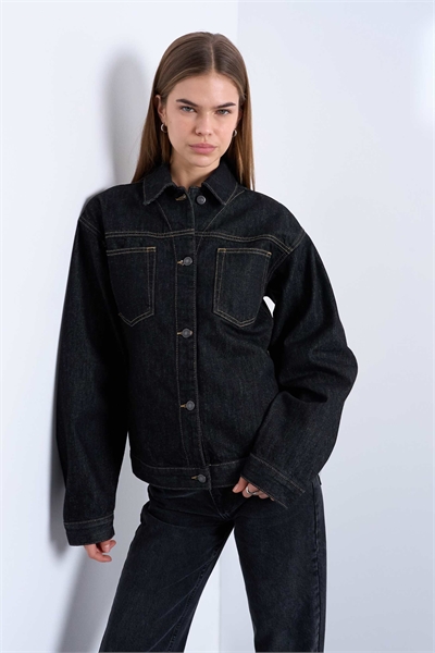 Рубашка-куртка из денима с затягивающимся поясом артикул 152239452