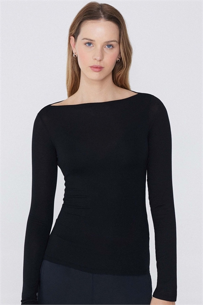 Топ из вискозы с длинными рукавами и лодочным вырезом артикул 155278143