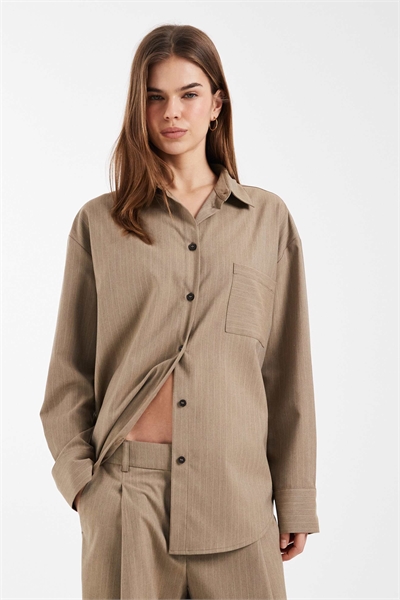 Комплект из рубашки и брюк свободного кроя в мужском стиле артикул 154267599