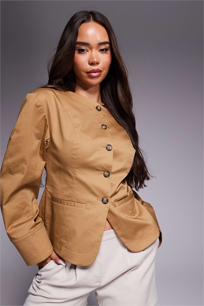 Блейзер в стиле «ютилити» с лодочным вырезом и рукавами-коконами, скроенный по фигуре артикул 143082157