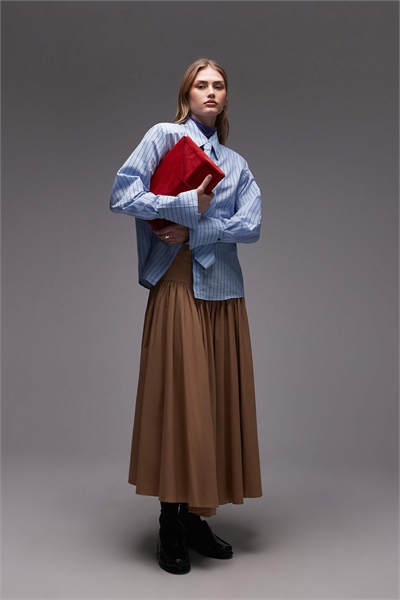 Юбка средней длины с заниженной талией и объемным силуэтом артикул 153583386