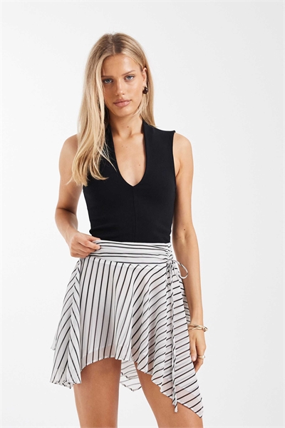 Мини-юбка из многослойного шифона с рюшами на талии артикул 153754433