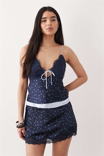 Мини-юбка из атласа с кружевной отделкой co-ord артикул 155516483