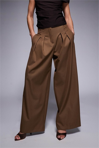 Брюки классического кроя с широкими брючинами и полоской артикул 154848524